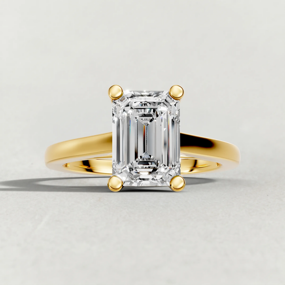 Split-Shoulder Solitaire Engagement Ring (71590) in Yellow Gold zoomed in on diamond