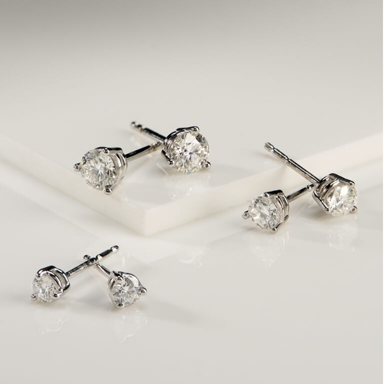 DIAMOND STUD EARRINGS